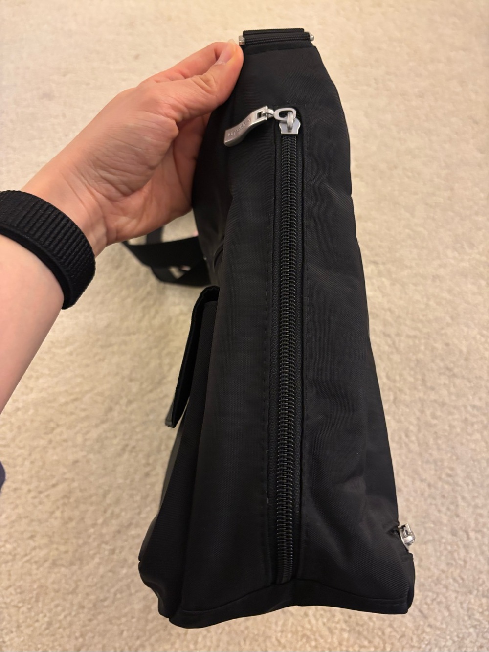 NWT Baggallini Everywhere Bagg With RFID Black - Picture 3 of 7